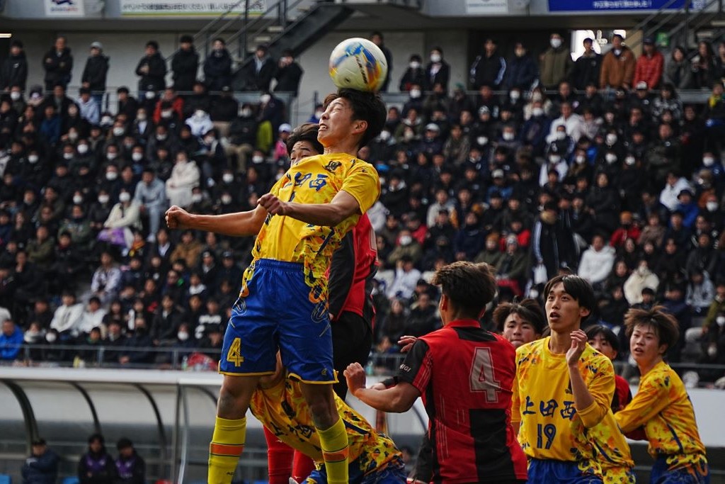 敵将をうならせた黄色の壁、上田西高GK牧野長太朗とDF東風谷崇太がつないだ絆の決勝点｜写真4