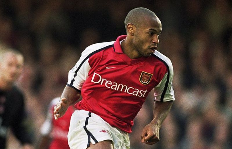 日本企業も！スポンサーロゴが「最高」だったユニ、TOP10｜写真3