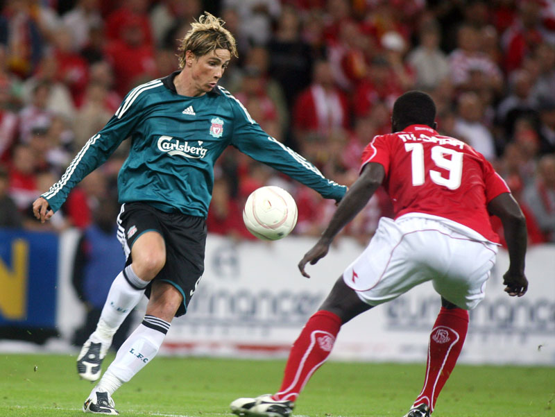 激闘シーズンの緑ユニ！リヴァプール「08-09サード」ユニフォーム｜写真4