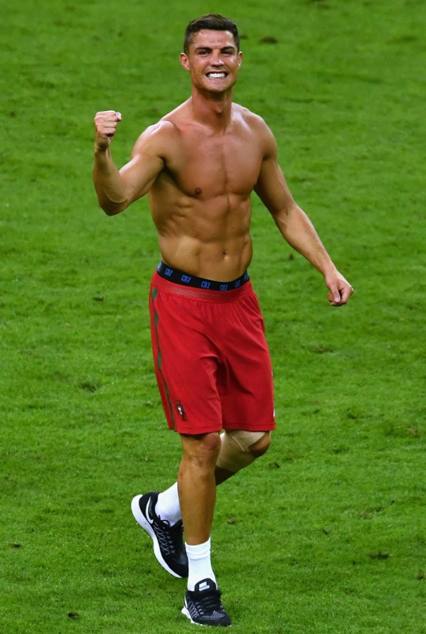 筋肉王！クリスティアーノ・ロナウド、EURO5大会の歴代筋肉まとめ｜写真15