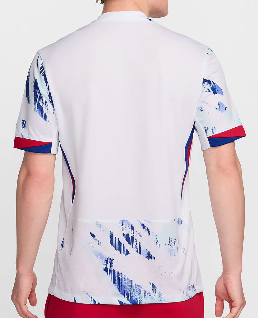 ノルウェー代表が2024新ユニフォームを発表！アウェイはアイスカラーで「美しくも寒々しい自然」を描く｜写真6