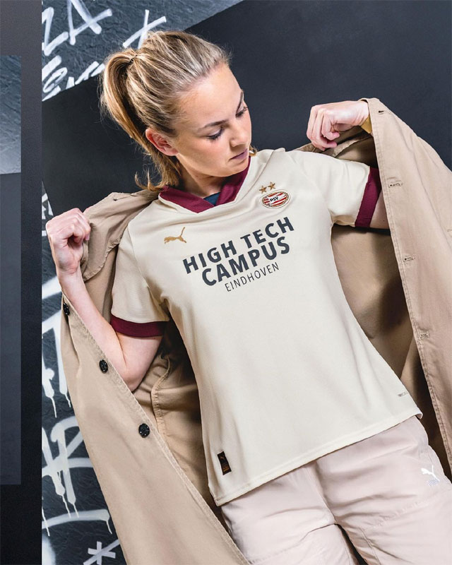 PSVが2023-24新ユニフォームを発表！“シャンパン”で110周年をオシャレに祝う｜写真5