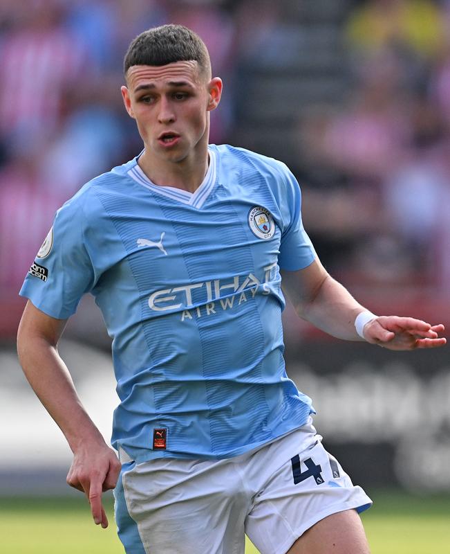 ピッチ上だと印象違うかも？　“実戦デビュー”した欧州サッカー「2023-24新ユニフォーム」10着｜写真15