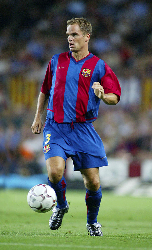 イニエスタの歴史がこれ！バルセロナデビュー戦の伝説的スタメン、覚えてる？｜写真4