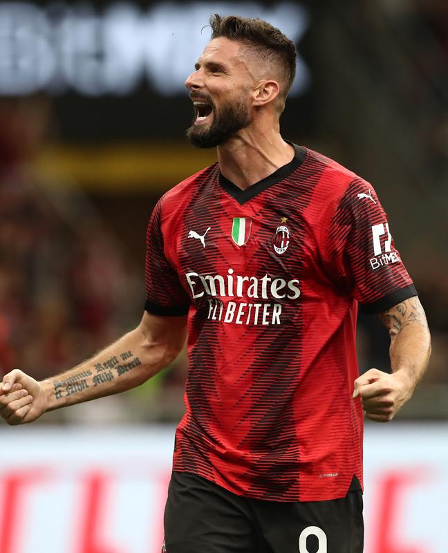 ピッチ上だと印象違うかも？　“実戦デビュー”した欧州サッカー「2023-24新ユニフォーム」10着｜写真5