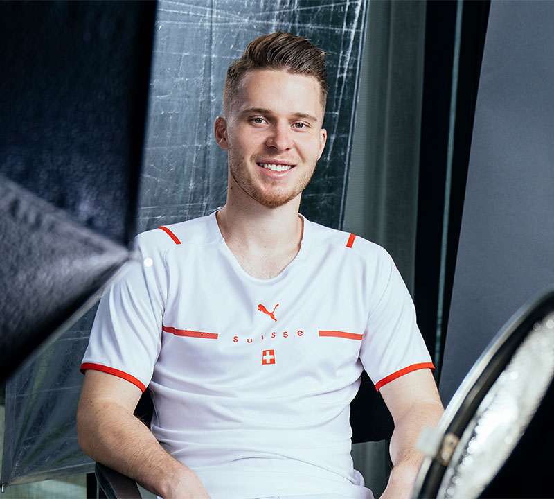 スイス代表、「革新的デザイン」のEURO2020新ユニフォームを発表！｜写真4