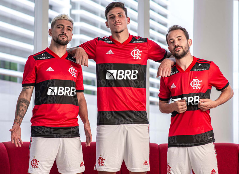 名門フラメンゴ、2021新ユニフォーム発表！デザインは「1981年。東京」｜写真6