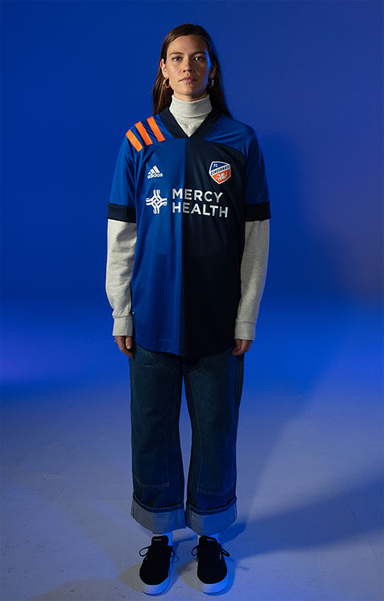 久保裕也のシンシナティ、2020新ユニフォームを発表！「大胆アシンメトリー」に｜写真3