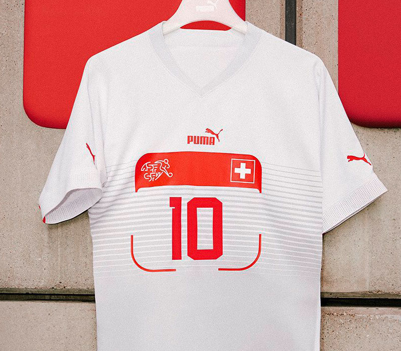 スイス代表、カタールW杯に向けた2022新ユニフォーム発表！ホームは「90年代デザイン」｜写真5