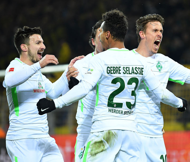 美しきグリーンのコントラスト！ブレーメンの2017‐18ユニフォーム｜写真8