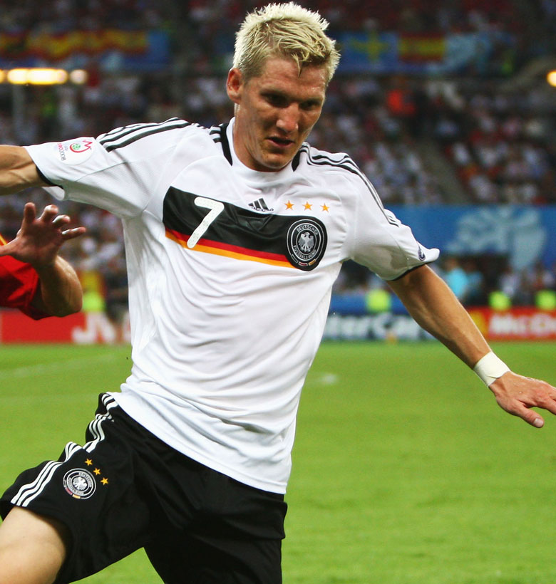 過去8大会のEURO「決勝戦ユニフォーム」、色はこんな感じだった｜写真17