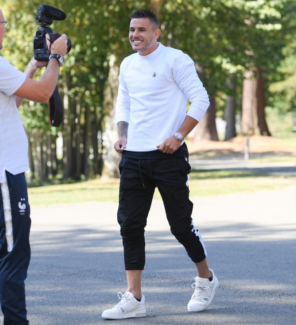  グリーズマンもいるぞ！フランス代表選手たちの「夏私服まとめ」｜写真7