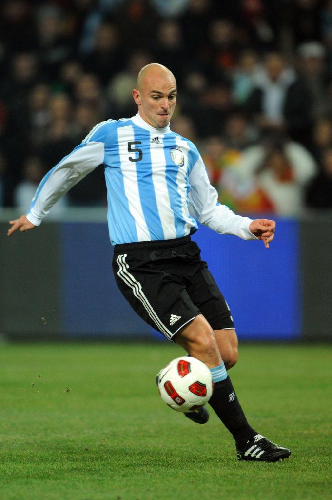 日本代表がメッシに勝った！「2010年のアルゼンチン代表伝説スタメン」がこれ｜写真6