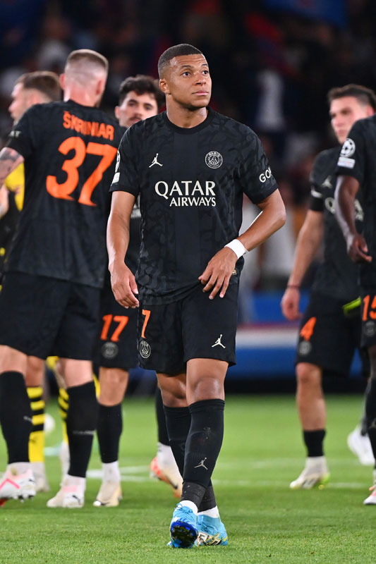 パリ・サンジェルマン、“JORDANコラボ”6年目の新ユニ登場！歴代『PSG×ジョーダン』はこうだった｜写真4