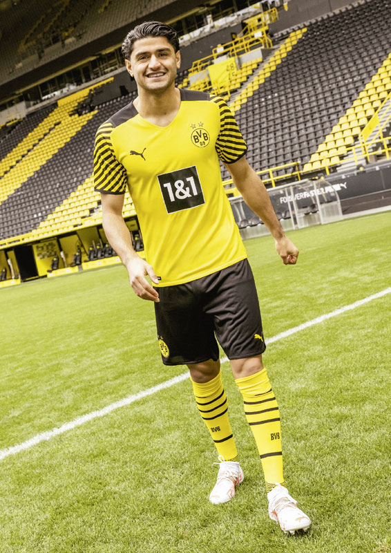 ドルトムント、2021-22新ユニフォーム発表！袖に「ストライプ復活」｜写真5