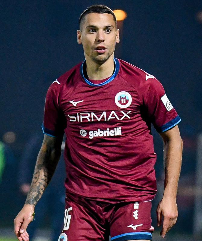 近年「MIZUNOのユニフォーム」を着た欧州の6チーム｜写真5