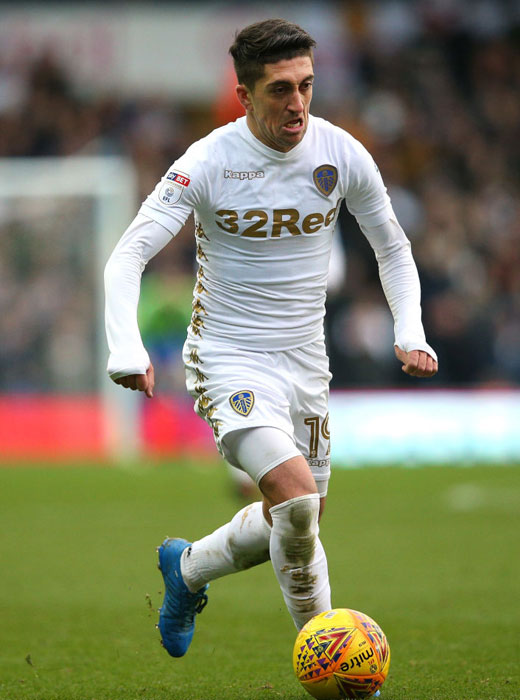 リーズ・ユナイテッド、クラシック＆スタイリッシュな2017‐18ユニフォーム｜写真4