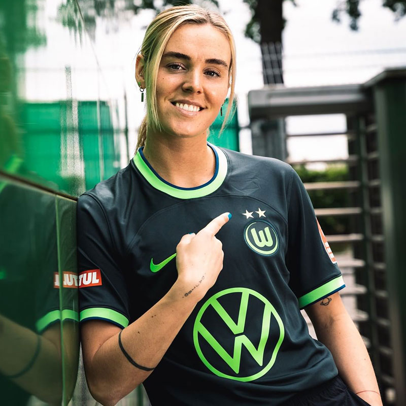 ヴォルフスブルク、2022-23新ユニフォームを発表！デザインは「偽装ペイント」｜写真8