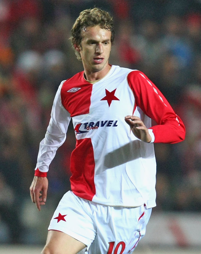 最高に縁起が良さそうな「紅白のユニフォーム」7選｜写真3