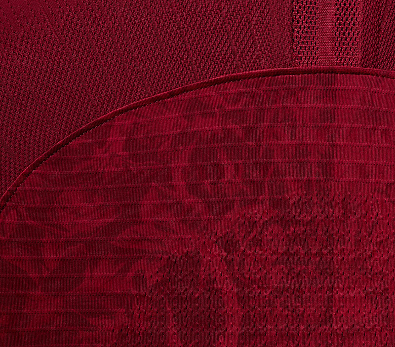 イングランド女子代表、「バラの花」が鮮やかなW杯新ユニフォームを発表！｜写真7