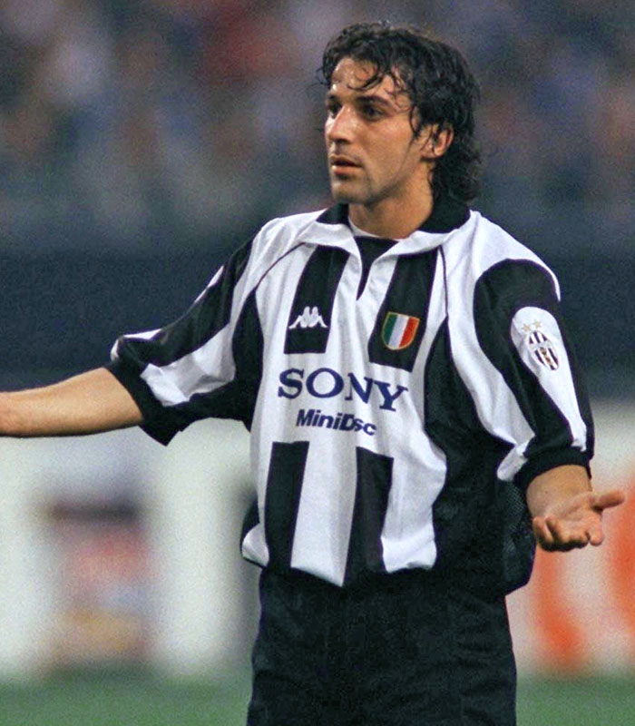 記憶に残る「背番号10がかっこいいユニフォーム」8選｜写真9