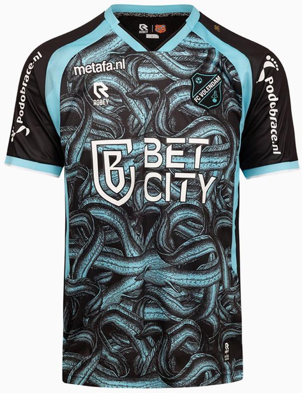 2023年「超衝撃デザインのユニフォームを着た」5つの海外チーム｜写真5