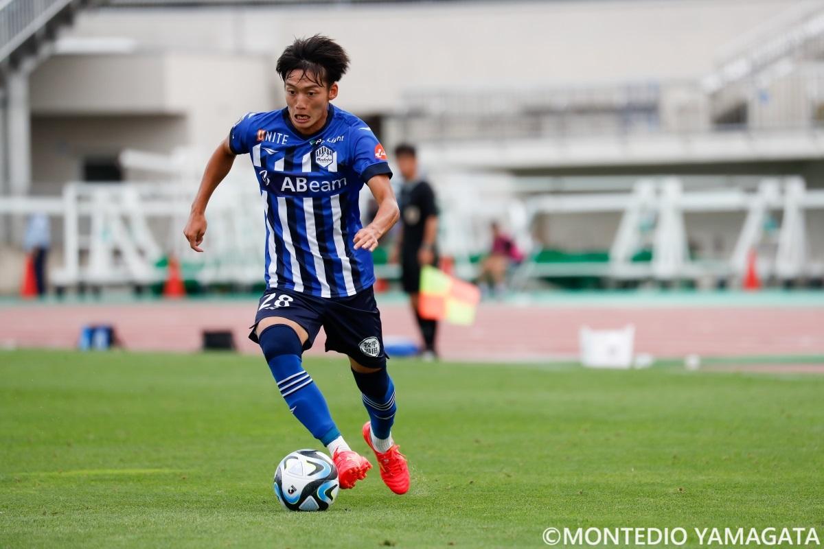【インタビュー】9季ぶりのJ1復帰へ！大卒ルーキー・J2山形MF泉柊椰が語るJ1昇格への決意｜写真4
