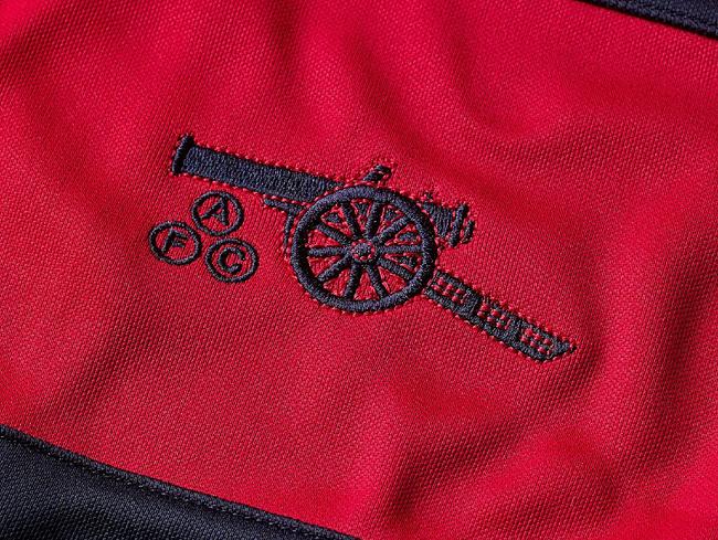 冨安にも着てほしい！アーセナル、「ヴィンテージ感が魅力」レトロジャケット｜写真6