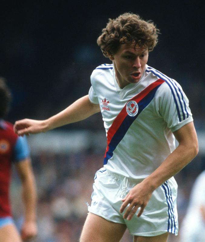 “初代の色”が登場！クリスタル・パレス、23-24アウェイユニは「真の原点回帰」のさわやかデザイン｜写真6