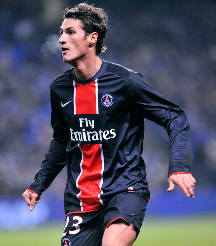 パリ・サンジェルマン、最高にかっこいい「赤い縦ストライプ」ユニフォーム8選｜写真4