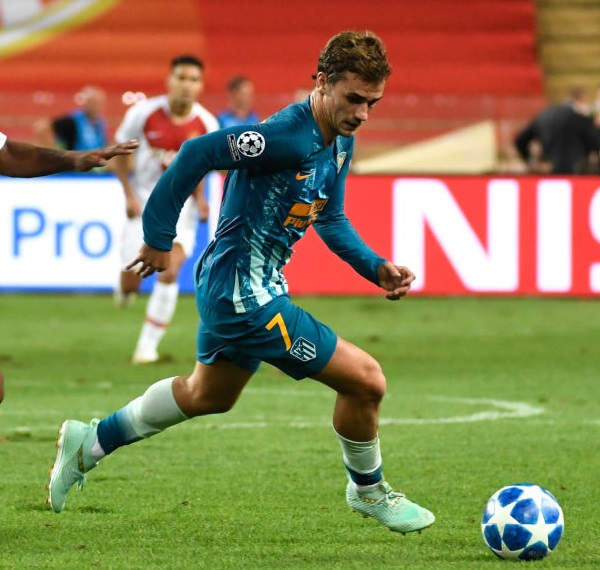 同系色コーデ！「ユニフォーム＋スパイクの美しい着こなし」を見よう｜写真10