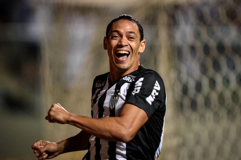 サッカー界のまだ頑張る「松坂世代」、市場価値TOP12！｜写真12