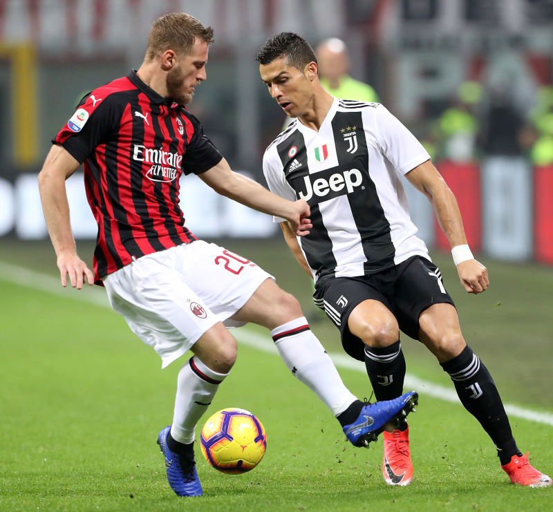 クラシコで登場！レアル・マドリー「FLY BETTER」特別ユニフォーム｜写真4