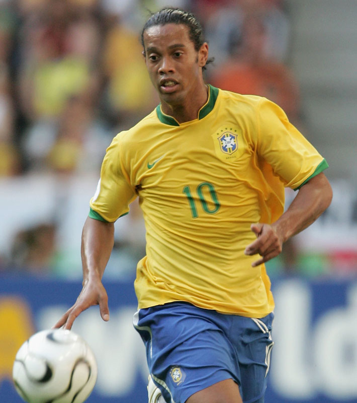 ブラジル代表、“首周り”に「違いを見せる」名作ユニフォーム7選｜写真3