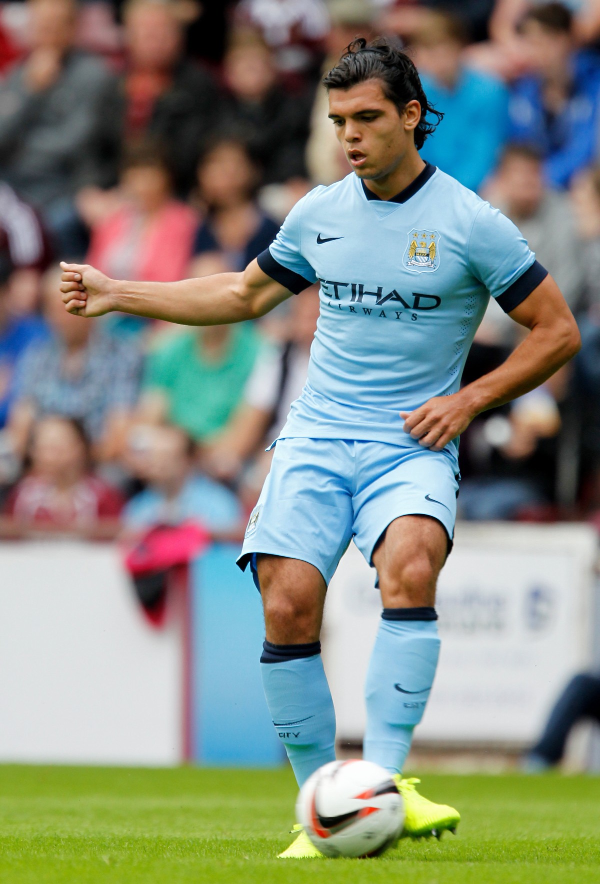 ファン以外は知らない？マンチェスター・シティの「いまアジアや南米で現役を続けるOB選手」5名｜写真4