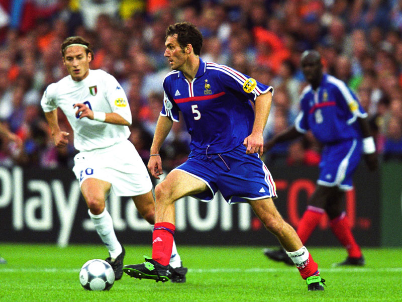 過去8大会のEURO「決勝戦ユニフォーム」、色はこんな感じだった｜写真10