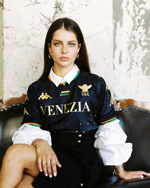 華麗なるデザイン！ヴェネツィア、20年ぶりの1部を戦う21-22新ユニフォーム｜写真6