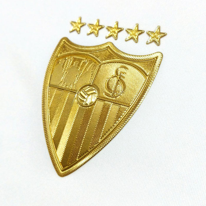 セビージャ、6,000着限定の「格安」国王杯決勝ユニフォームをリリース！｜写真5