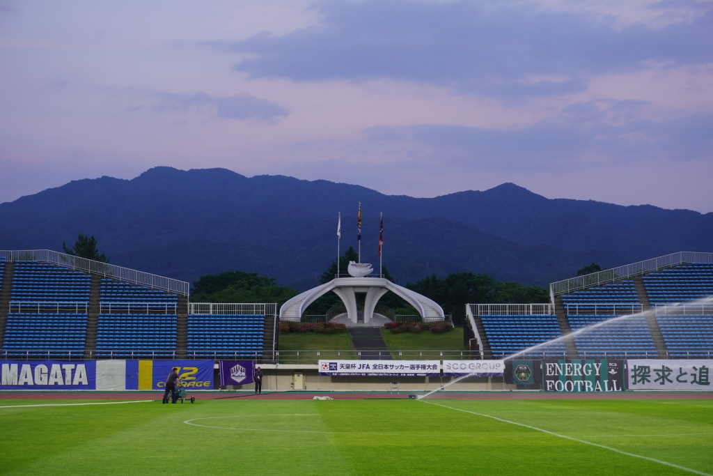 Jリーグも絶賛する山と調和したNDソフトスタジアム山形！奥羽山脈を一望できる絶景写真を厳選公開｜写真4