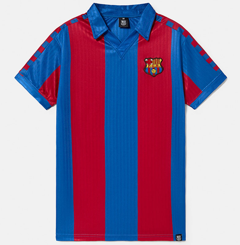 バルセロナ、クラブ公式の新作レトロジャージが登場！「鉄板ウェア」もご紹介｜写真9