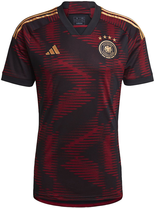 日本とも対戦！ドイツ代表、カタールW杯に向けた2022新ユニフォームを発表｜写真5