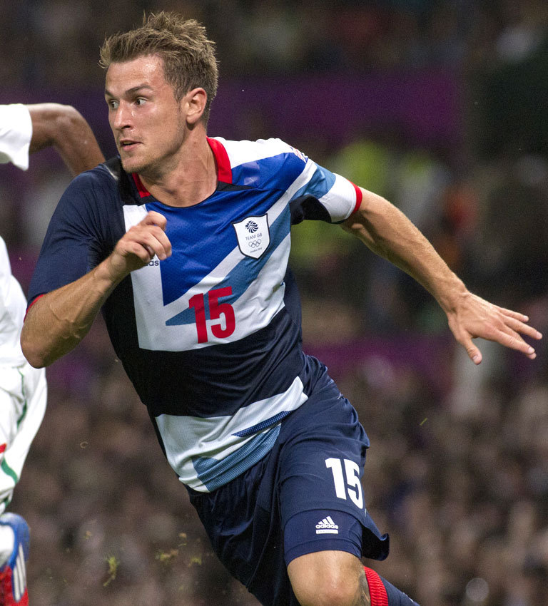 日本と同じ！「島国の代表チーム」ユニフォーム10選｜写真10