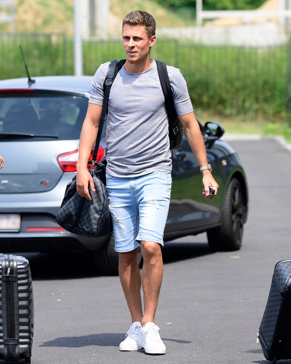 アザールにデ・ブライネ！ベルギー代表は普段こんな「私服」 を着てる｜写真18