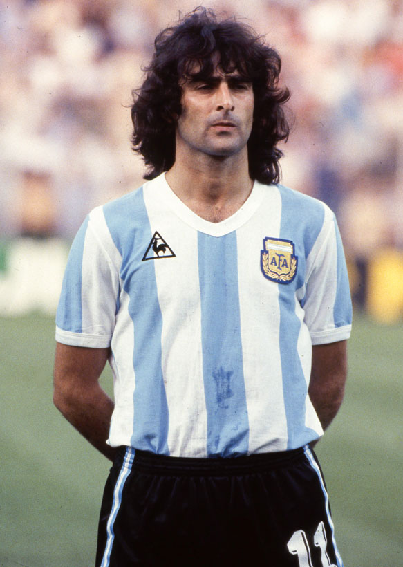 街着に使えそう！1982年W杯の「シンプルな代表ユニフォーム」8選｜写真5