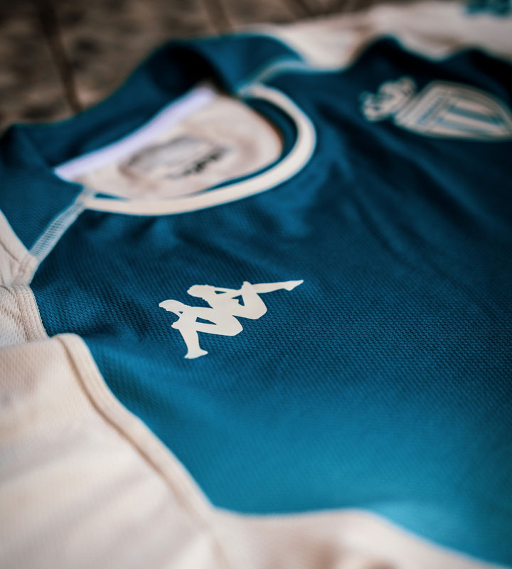 完璧な海デザイン！南野所属のモナコが美しきサードユニを発表　「地中海と砂浜」を絵画風に描く｜写真5