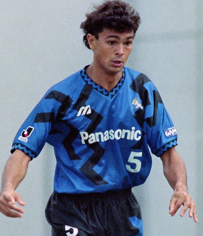 全部ミズノ製！1993年、Jリーグ「オリジナル10」ユニフォーム10選｜写真8