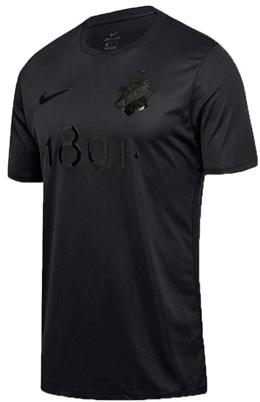 黒ずくめの組織…みたいな「超・漆黒のユニ」を8着そろえてみた｜写真5