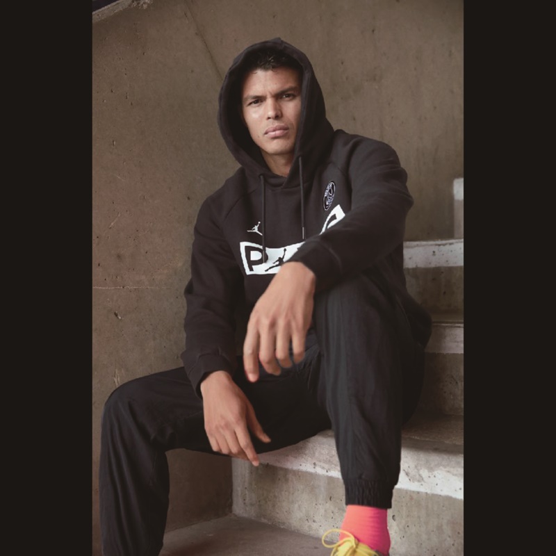 28日発売し爆売れ中、「ジョーダン×PSG」の最高にオシャレなビジュアルを見る｜写真7