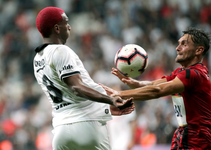 グリーズマンも！「派手髪」にイメチェンしたスターとその色使い｜写真9