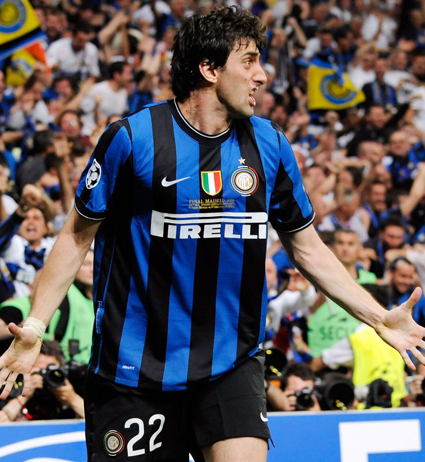 ガンバ大阪も！サッカー界最強の「青黒ストライプ」を持つ6チーム｜写真3